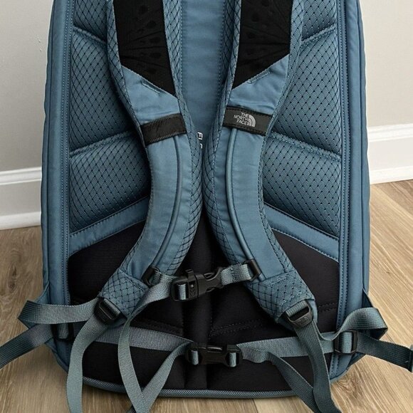 The North Face Surge Flex Vent Teal Laptop Backpack - Picture 11 of 16